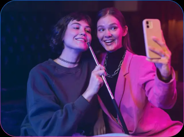 selfieGirlPNG