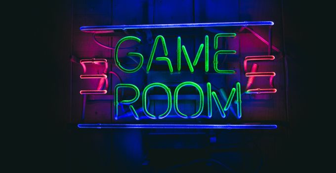 10 Ways to Keep the Conversation Flowing in the General Chat Room at CMX Chat (With 20 Chat Games)